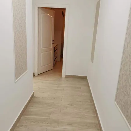 Ozzyhouse 아파트 Năvodari
